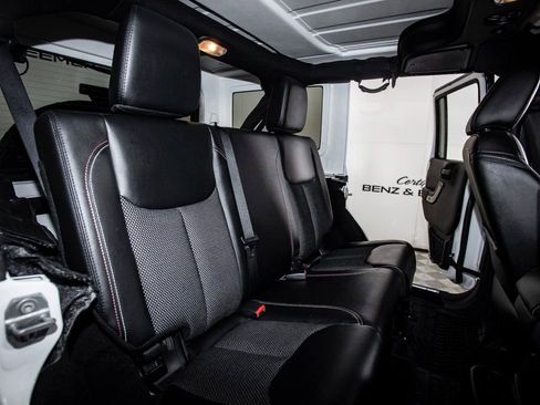 Used 2017 Jeep Wrangler Unlimited Sahara image 15