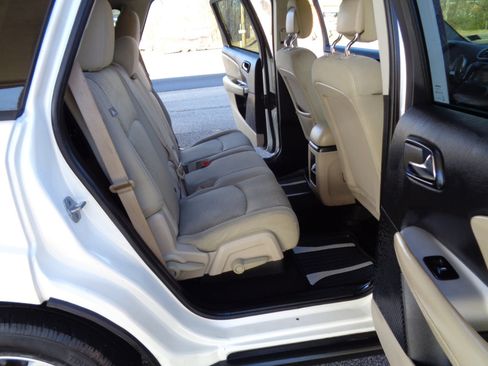 Used 2013 Dodge Journey SXT w/ Flexible Seating Group image 20