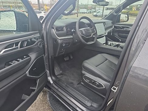 New 2026 Jeep Grand Wagoneer 4WD image 12