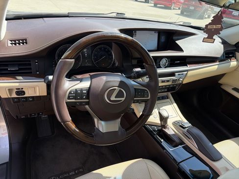 Used 2018 Lexus ES 350 w/ Navigation System Package FWD image 14