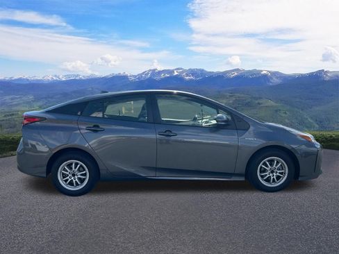 Used 2022 Toyota Prius LE FWD image 7