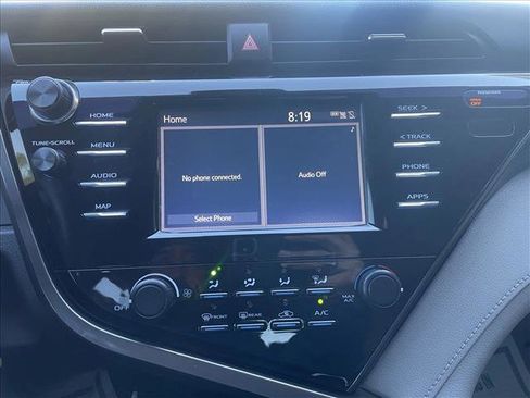 Used 2019 Toyota Camry LE image 18