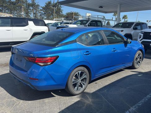 Used 2021 Nissan Sentra SV image 2