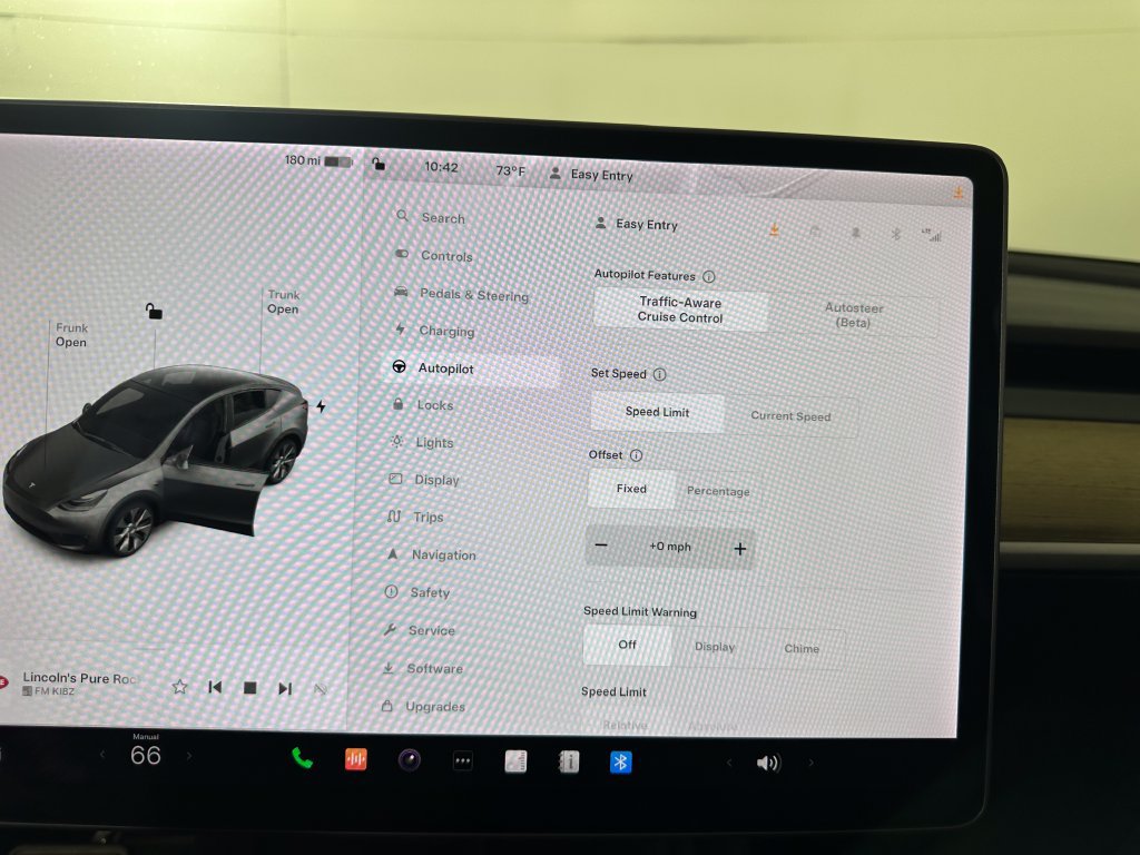 Used 2022 Tesla Model Y Long Range AWD/4WD image 29