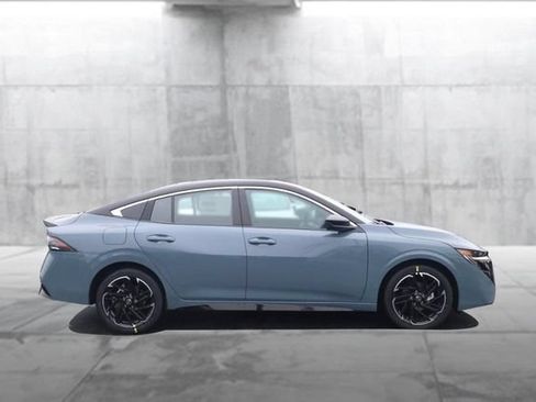 Used 2026 Nissan Sentra SR w/ Floor Mat Package FWD image 5