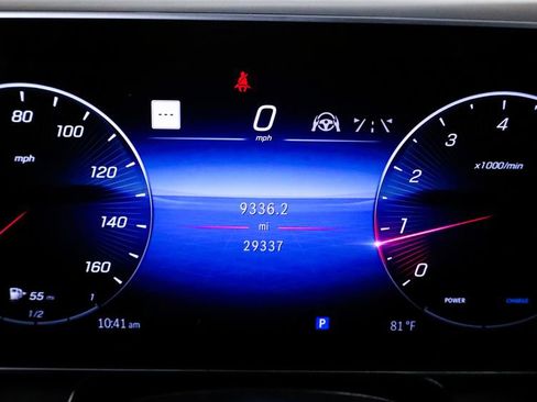 Used 2024 Mercedes-Benz GLC 300 4MATIC image 11