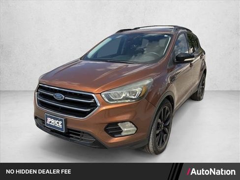 Used 2017 Ford Escape Titanium FWD image 1