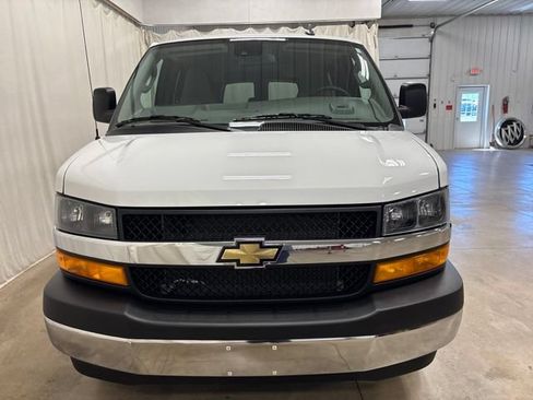 Used 2025 Chevrolet Express 2500 LT w/ LT Preferred Equipment Group RWD image 9