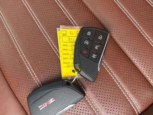 Used 2023 GMC Yukon Denali Ultimate image 36