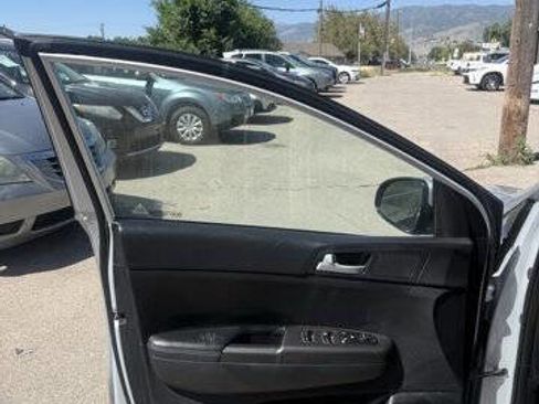 Used 2018 Kia Sportage LX FWD image 18