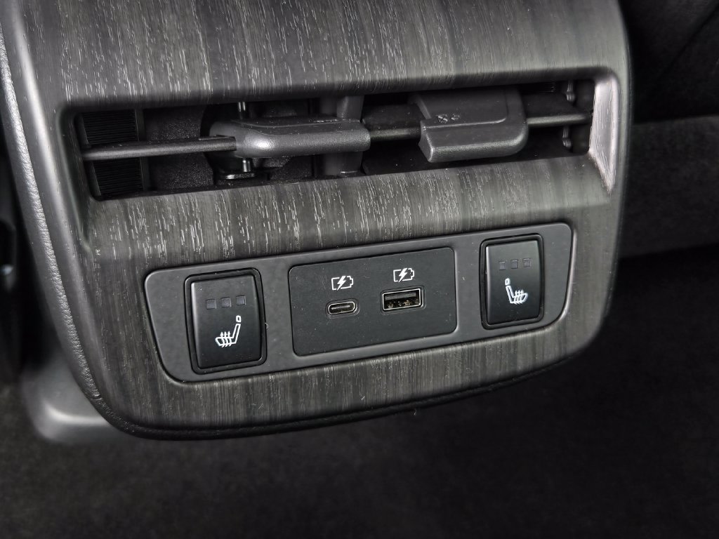 Used 2024 Nissan Ariya FWD image 14
