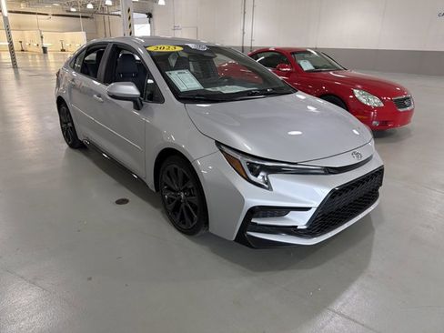 Used 2023 Toyota Corolla SE image 4