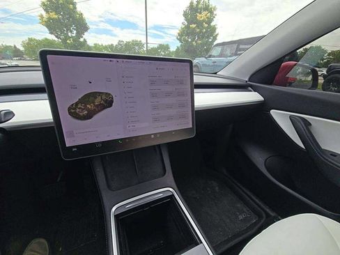 Used 2021 Tesla Model Y Long Range AWD/4WD image 6