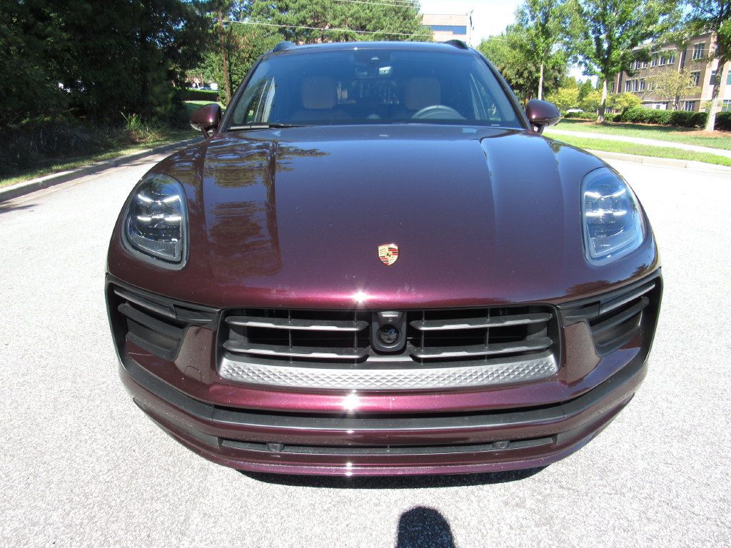 Certified 2026 Porsche Macan AWD/4WD image 10