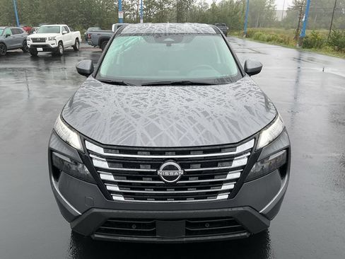 Used 2026 Nissan Rogue SV AWD/4WD image 2