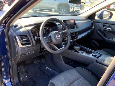 Used 2024 Nissan Rogue SV image 16