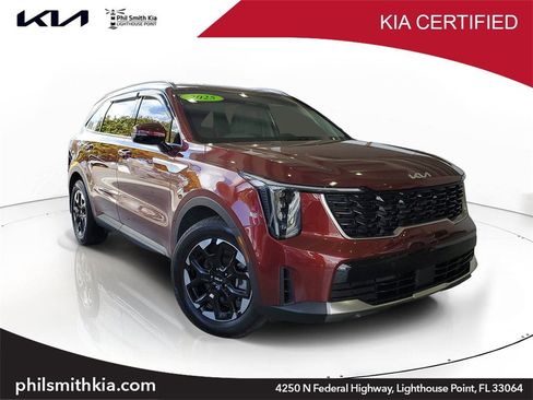Certified 2025 Kia Sorento S image 1