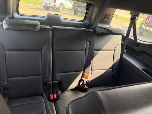 Used 2021 Chevrolet Suburban LT w/ Luxury Package AWD/4WD image 16