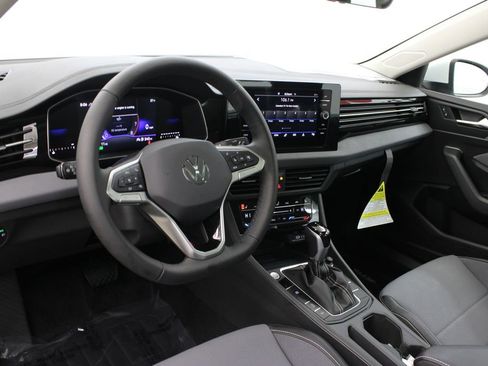 New 2026 Volkswagen Jetta SE FWD image 15