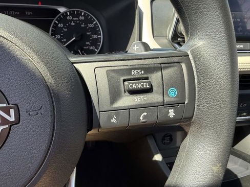 Used 2024 Nissan Rogue SV FWD image 32