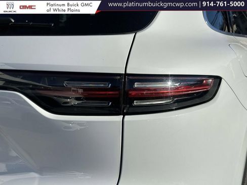 Used 2023 Porsche Cayenne Platinum Edition image 12