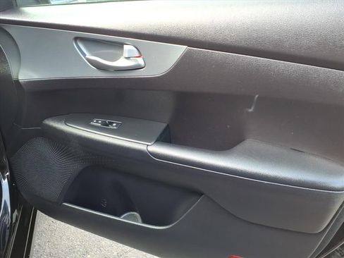 Certified 2021 Kia Forte LXS image 7