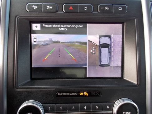 Used 2019 Ford Expedition Platinum image 17