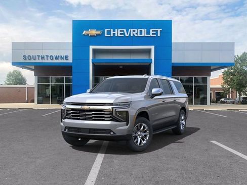 New 2025 Chevrolet Suburban Premier image 8