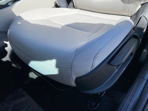 Used 2025 Hyundai Tucson SE image 23