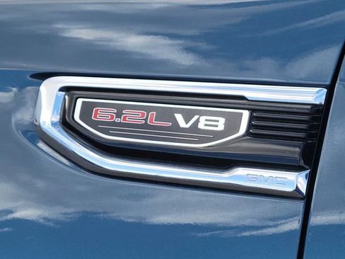 Used 2024 GMC Sierra 1500 SLT w/ SLT Premium Package image 19