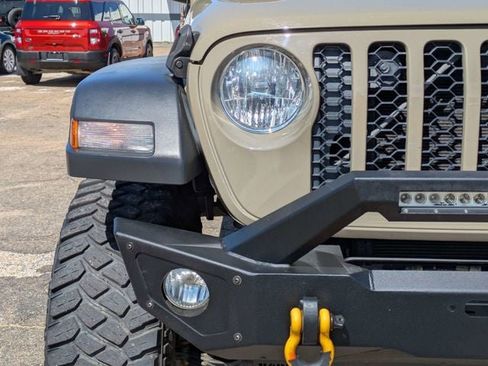 Used 2020 Jeep Gladiator Sport w/ Quick Order Package 24S image 10