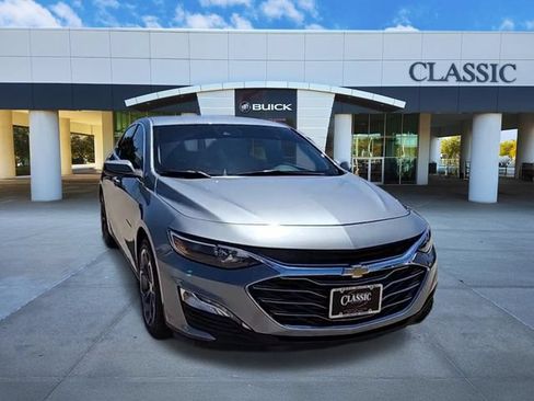 Used 2024 Chevrolet Malibu LT FWD image 2