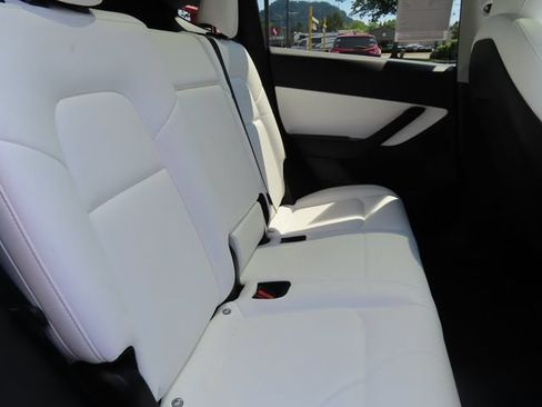Used 2020 Tesla Model Y Long Range AWD/4WD image 30