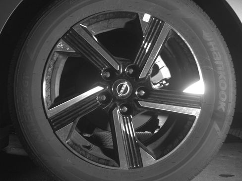 Used 2025 Nissan Sentra SV FWD image 14