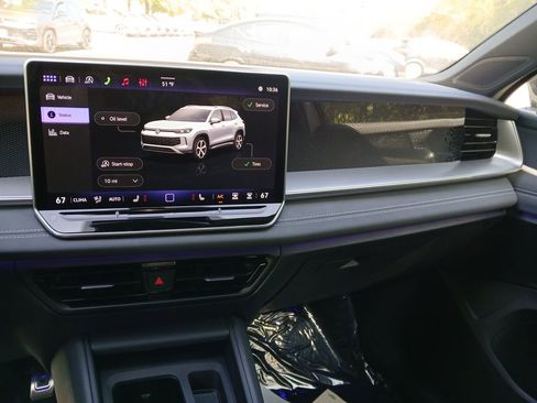 New 2026 Volkswagen Tiguan SE R-Line FWD image 17