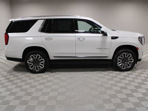 Used 2024 GMC Yukon Denali Ultimate AWD/4WD image 13