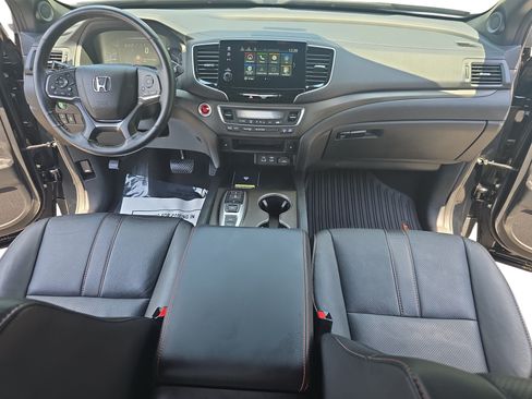 Used 2024 Honda Passport TrailSport image 9