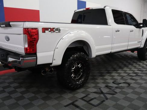 Used 2018 Ford F250 XLT w/ XLT Premium Package AWD/4WD image 18