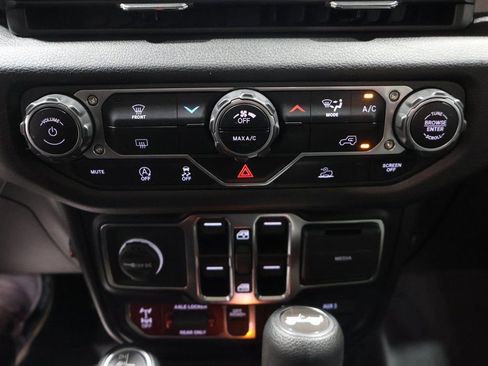 Used 2024 Jeep Wrangler Willys image 33