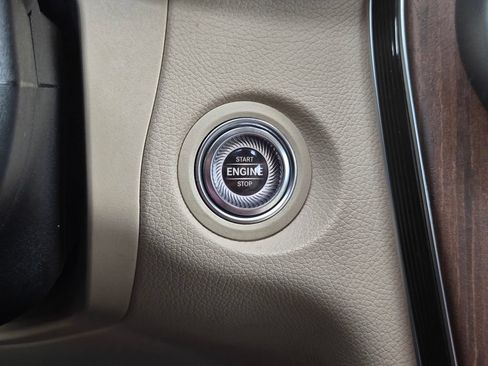 Used 2022 Mercedes-Benz GLC 300 4MATIC image 23