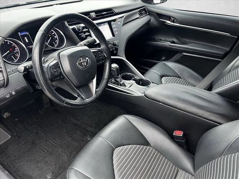Used 2019 Toyota Camry SE image 9
