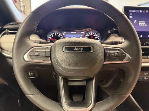 Used 2025 Jeep Compass Limited AWD/4WD image 24