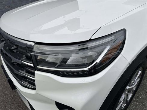 Certified 2025 Ford Explorer Active w/ Active Comfort Package image 5