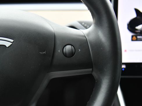 Used 2019 Tesla Model 3 Standard Range image 29