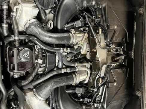 Used 2011 BMW 550i Gran Turismo xDrive image 25