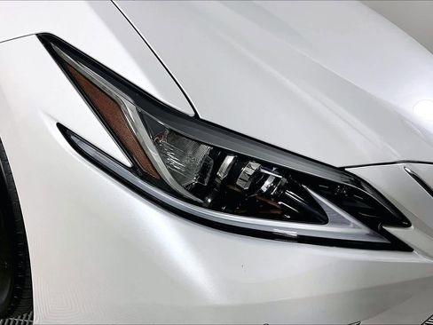 Used 2025 Lexus ES 350 w/ Premium Package image 26