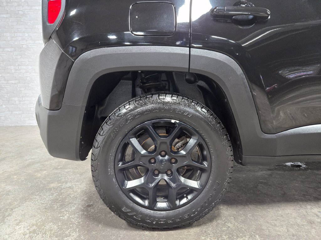 Used 2016 Jeep Renegade Latitude AWD/4WD image 56
