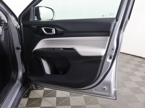 Used 2022 Jeep Compass Limited image 24