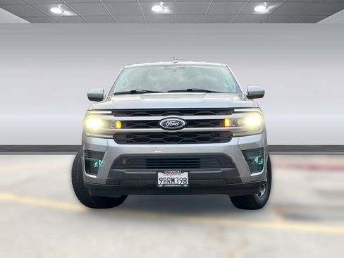 Used 2022 Ford Expedition XLT image 4