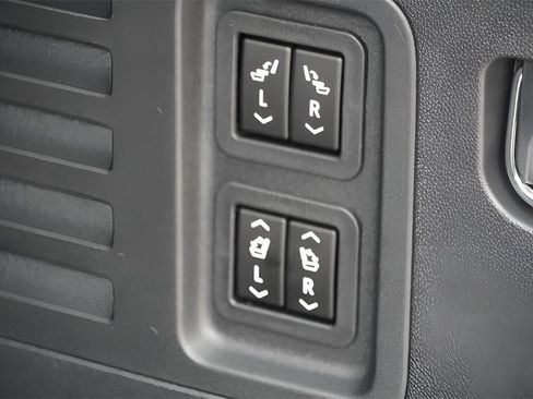 New 2026 Buick Enclave Preferred w/ Power Package image 32